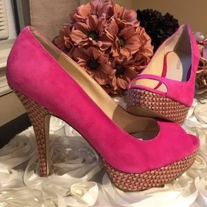Enzo Angiolini Women’s Pink Suede Heels Size 7.5